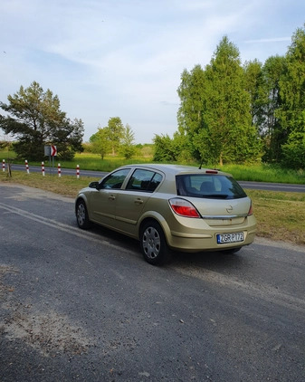 Opel Astra cena 7800 przebieg: 257000, rok produkcji 2004 z Płock małe 154